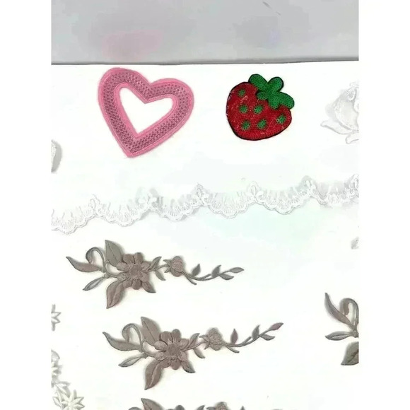 21 PC FLoral Heart Sewon Iron On Patches Applique Mixed Variety Assorted NEW - Picture 8 of 10